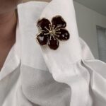 Dahlia Runa Button